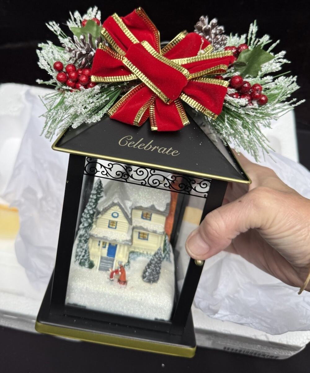 Thomas Kinkade Christmas Lantern Sparkle Of The Season CELEBRATE W/ Box MIB -10